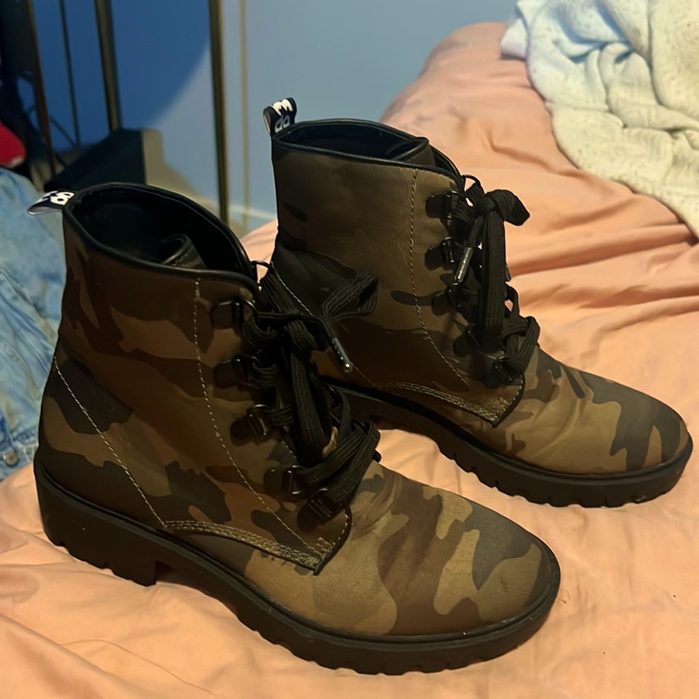 Never worn 7-7 1/2